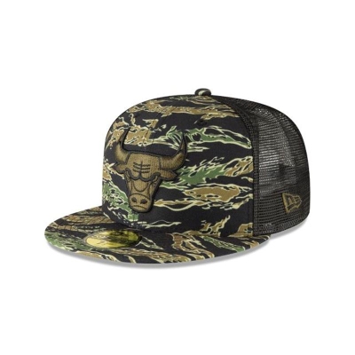 Sapca New Era Chicago Bulls NBA Tiger Camo Trucker 59FIFTY Fitted - Negrii